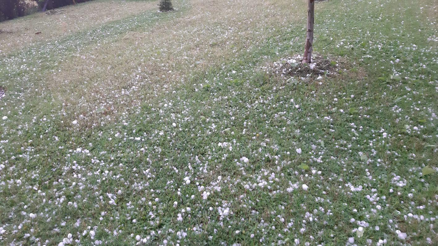 Trąba powietrzna grad i silny wiatr Niebezpiecznie na południu Polski