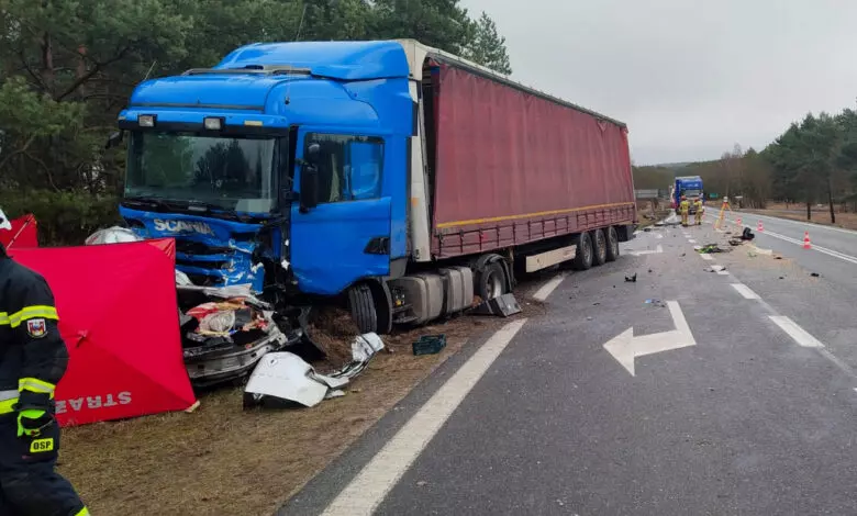 Miertelna Czo Wka Nie Yje Kierowca Renault Tvs Pl