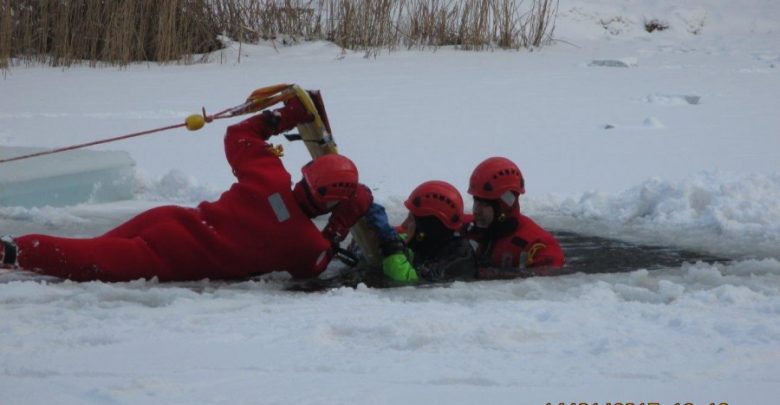 Tragedia w Rudzińcu! Pod 14-latkiem załamał się lód