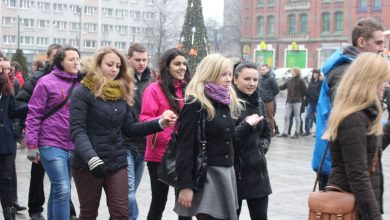 Ruda Śląska: Wspólnie zatańczą poloneza. Maturzyści spotkają się na placu Jana Pawła II 30 stycznia (fot.archiwum TVS)