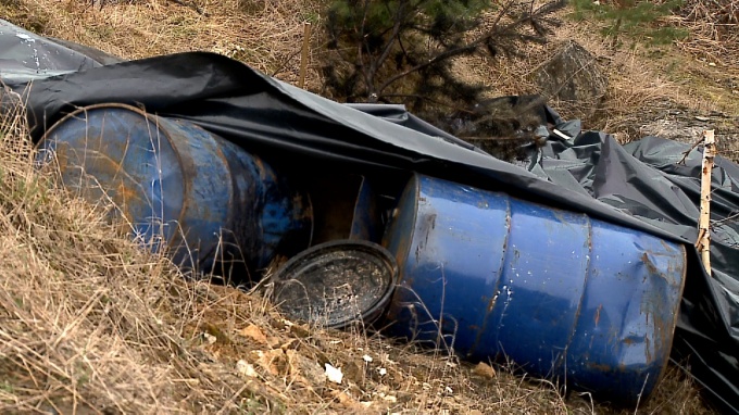 Niebezpieczne odpady Czerwionce-Leszczynach! Znaleziono aż 4 tony chemikaliów (fot. zdjęcie poglądowe)