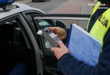 Rybnik: Podczas manewrów na parkingu wjechała w drzewo. Miała ponad 3 promile (fot.poglądowe)