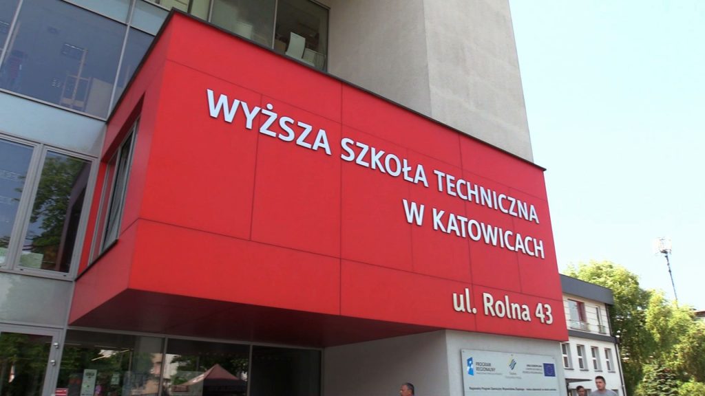 Elektryczne samochody na WST w Katowicach. Konferencja Elektromobilność Szansą Rozwoju Polskiej Gospodarki