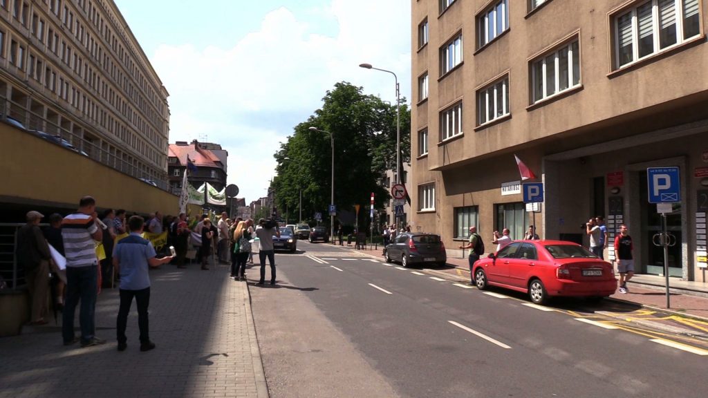 Protest w Katowicach! Mieszkańcy Imielina nie chcą wydobycia "na zawał". Boją się o domy