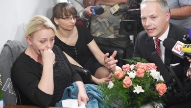 Protest rodziców osób niepełnosprawnych w Sejmie. Poseł Żalek przyszedł z przeprosinami (fot.TVP Info)