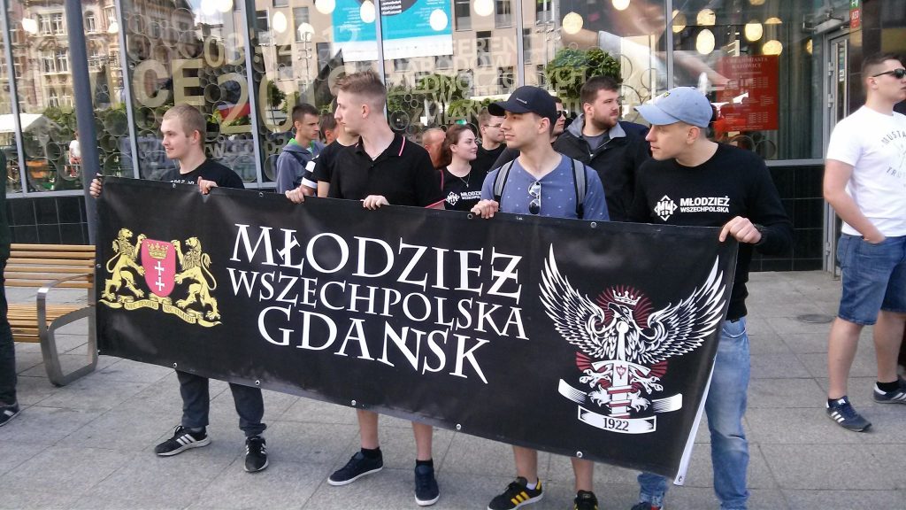 Na Rynku w Katowicach w niedzielę 20.05 rozpoczęła się manifestacja Młodzieży Wszechpolskiej
