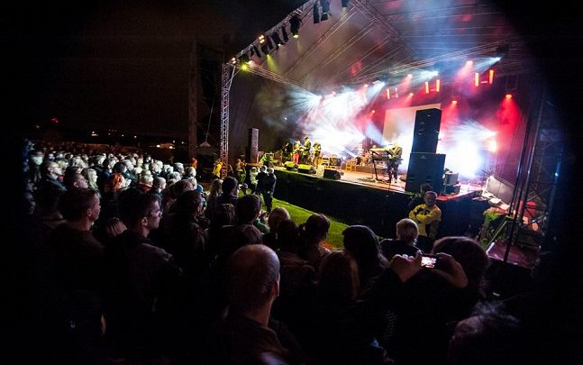 Katowice: Dni Wełnowca - Józefowca 2018. Na scenie Grzegorz Halama i zespół Akurat (fot.poglądowe)