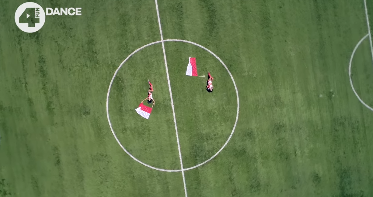 Siostry Goldewskie z nowym hitem na Mundial. Rozgrzeją naszych piłkarzy? [WIDEO 18+](fot. Youtube Siostry Godlewskie)