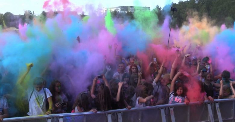 Głośno i kolorowo było w Rudzie Śląskie. Na Festiwal Kolorów w Rudzie Śląskiej przyszły tłumy