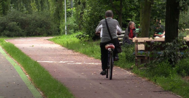 W Sosnowcu powstają kolejne ścieżki rowerowe. Rowerzystów w mieście również coraz więcej.