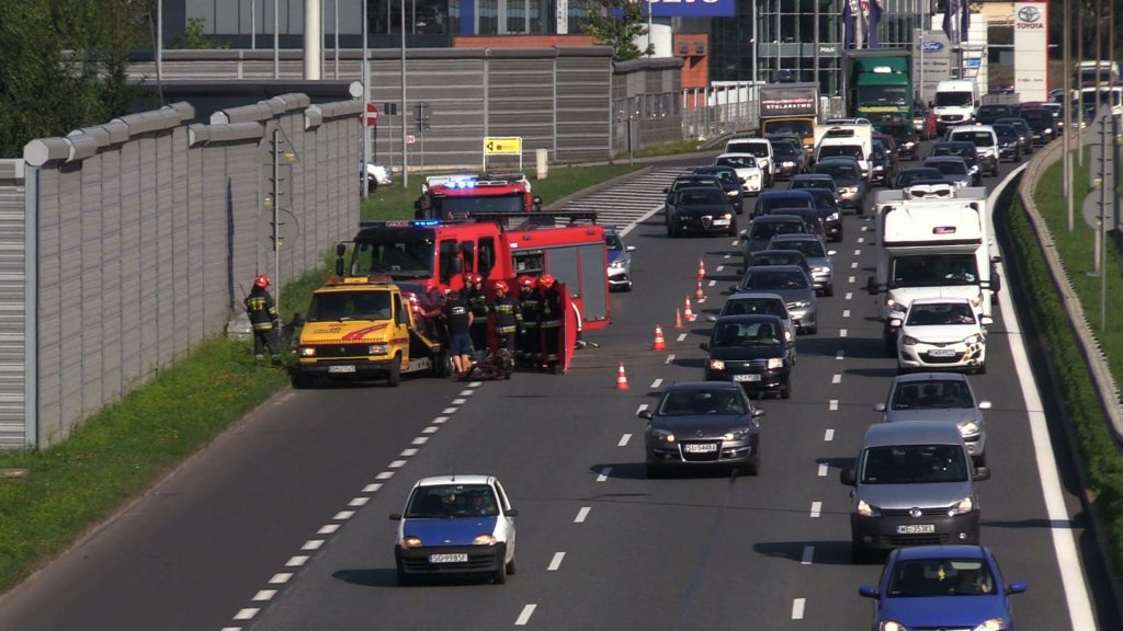 Śmiertelny wypadek na DTŚ w Chorzowie. We wtorek, 31 lipca na Drogowej Trasie Średnicowej samochód wjechał w barierę dźwiękochłonną