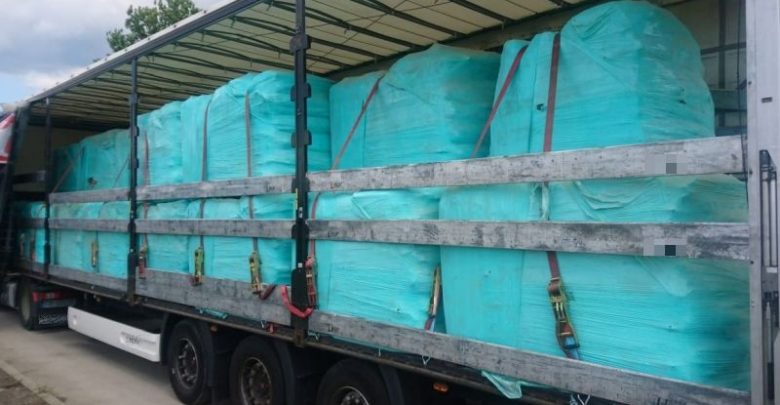 Transport odpadów, które z Anglii miały trafić do Chorzowa zatrzymany przez policję! (fot.KMP Wrocław)