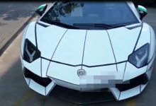 Miał trafić z Cannes do Londynu, a znalazł się w Warszawie. Policjanci odzyskali lamborghini warte 1,5 mln złotych (fot.www.policja.pl)