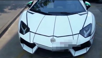 Miał trafić z Cannes do Londynu, a znalazł się w Warszawie. Policjanci odzyskali lamborghini warte 1,5 mln złotych (fot.www.policja.pl)