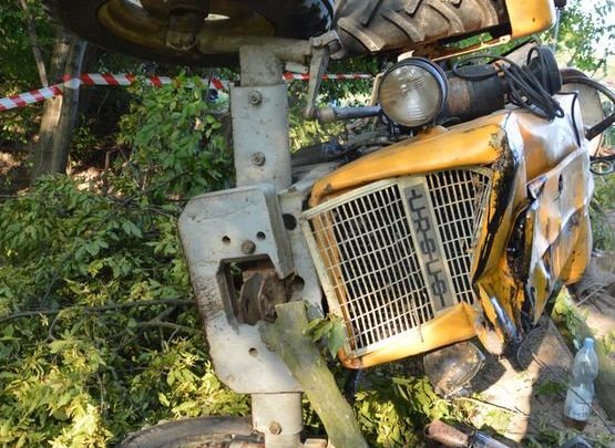 Tragiczny wypadek przy wycince drzew. Nie żyje 65-letni traktorzysta (fot.Policja Lubelska)