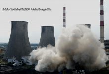 Komin Elektrowni Łagisza w Będzinie wysadzony w powietrze