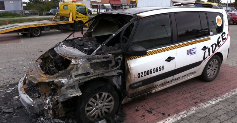 W Gliwicach znowu ktoś podpala taksówki. Spłonęły trzy samochody
