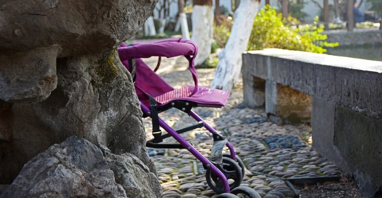 28-latka potrąciła wózek z dzieckiem! Niemowlę trafiło do szpitala! (fot. poglądowe pixabay)