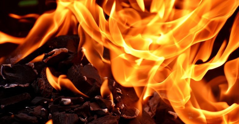 Pożar na terenie Eurocash w Będzinie. Ogień pojawił się w niedzielę, 16 września wieczorem (fot.poglądowe - pixabay.com)