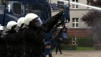 Katowice: Dwie demonstracje na raz! Policja przed szczytem COP24 uczy się tłumić zamieszki