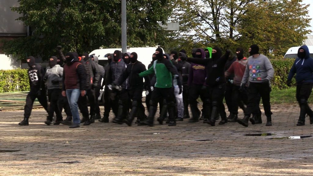 Katowice: Dwie demonstracje na raz! Policja przed szczytem COP24 uczy się tłumić zamieszki 
