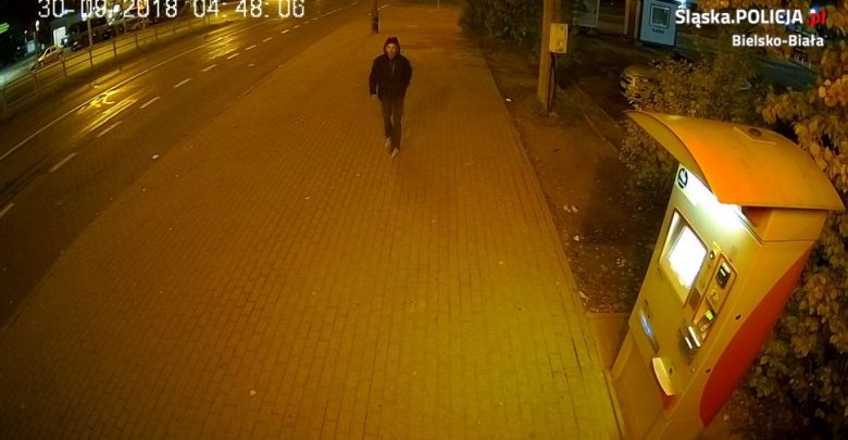 Bielsko-Biała: zwyrodnialec napadł na kobietę i uciłował zgwałcić! Rozpoznajecie go? [ZDJĘCIA] (FOT. KMP BIELSKO-BIAŁA)