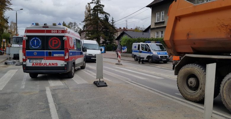 Groźne potrącenie w Bielsku-Białej! 83-latka trafiła do szpitala (fot. KMP Bielsko-Biała)