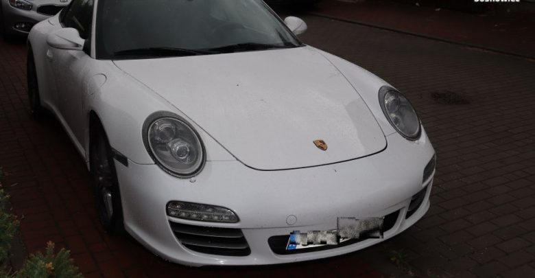 Policjanci z Sosnowca odzyskali porsche carrera warte prawie 260 tysięcy złotych (fot.KMP Sosnowiec)