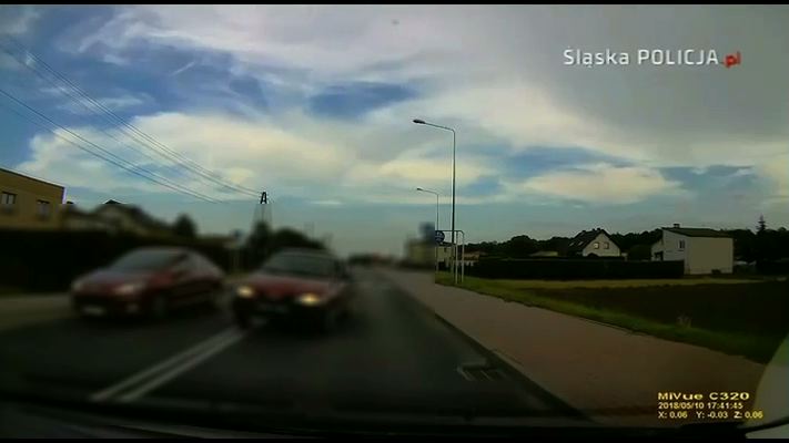 SZOK! Bezmyślni kierowcy mogli doprowadzić do tragedii [WIDEO] Zobacz materiały policji (fot. KWP w Katowicach)