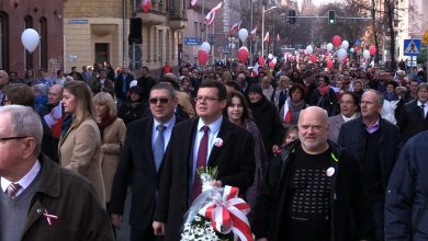 100-lecie niepodległości Polski: Biało-czerwony marsz przeszedł ulicami Katowic