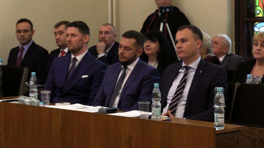 Nowy prezydent Świętochłowic, Daniel Beger chce sprawdzić, czy były prezydent Dawid Kostempski i jego zastępca Bartosz Karcz mieszkają w Świętochłowicach