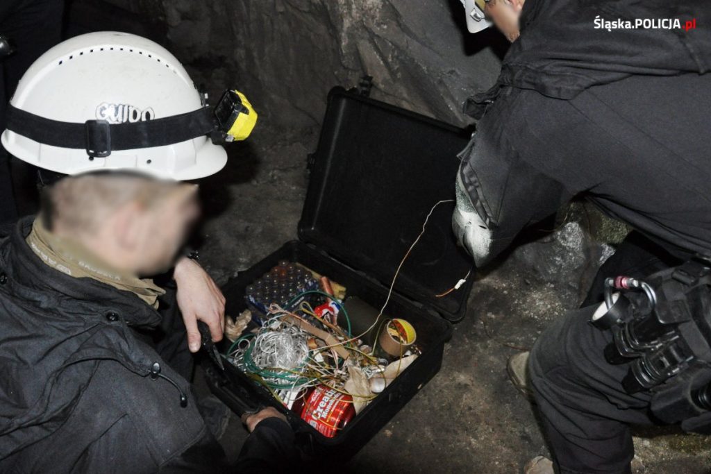 Zabrze: Ćwiczenia policyjnych pirotechników w kopalni Guido [ZDJĘCIA] (fot.Śląska Policja)