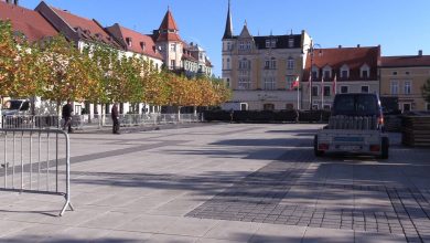 W Pszczynie budują już lodowisko na rynku! Kiedy będzie się można poślizgać?