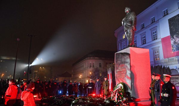 Odsłonięto pomnik Lecha Kaczyńskiego