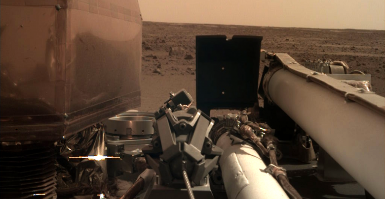 InSight na Marsie. NASA publikuje pierwsze zdjęcia z czerwonej planety