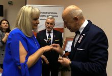 Dyrektor Telewizji TVS Małgorzata Piechoczek uhonorowana Pierścieniem Patrioty