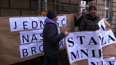 Katowice: Protest pracowników sądów. Chcą podwyżek i lepszych warunków pracy