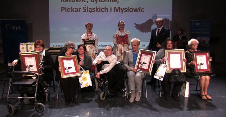 Na scenie Teatru Śląskiego w Galerii Katowickiej odbyło się podsumowanie kolejnej edycji konkursu Lady D. im. Krystyny Bochenek