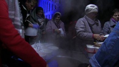 Zebrali się już po raz 15. aby wspólnie spędzić czas, podzielić się opłatkiem i spożyć wigilijną wieczerzę. Dziś odbyła się kolejna Będzińska Wigilia.