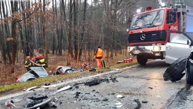 Śląskie: Tragiczny wypadek w lesie kobiórskim. Dwie osoby nie żyją (fot.112 Tychy - Tyskie Służby Ratownicze)