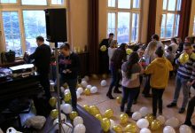 Wolontariusze przygotowują imprezę dla potrzebujących. Sylwester z Ubogimi w Katowicach to szczególne wydarzenie