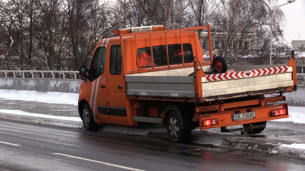 Atak zimy dał się jednak we znaki kierowcom. Tylko wczoraj śląska policja zanotowała blisko 200 zdarzeń, z czego większość to kolizje