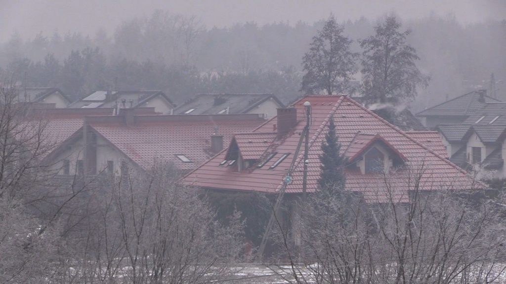 Normy pyłu zawieszonego w województwie śląskim były dziś przekroczone w wielu miejscach nawet o kilkaset procent. W Katowicach było to ponad 600, a w Zawierciu ponad 500