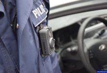 Już nic nie umknie ich uwadze. Policjanci wyposażeni w kamery na mundurach (fot. policja.pl)