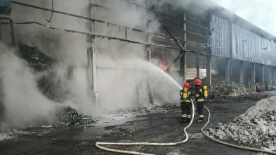 W Zabrzu Biskupicach płonie stacja recyklingu zlokalizowana przy ul. Szybowej. Trwa akcja gaśnicza (fot.UM Zabrze)