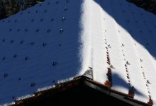 Szczyrk: dach zawalił się pod naporem śniegu! W budynku mieszkały trzy osoby