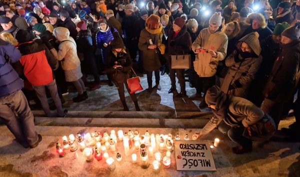 Emocjonalny apel arcybiskupa po śmierci prezydenta Gdańska: Powstrzymajmy się od sądów!