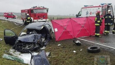 Zderzenie opla corsy z ciężarowym iveco. Nie żyją dwie osoby. 10-letnie dziecko przeżyło wypadek