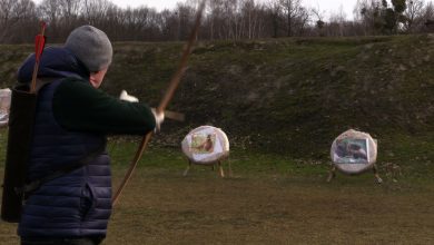 Tradycyjne łuki, drewniane strzały, tarcze i ogromna dawka pozytywnej energii – to nieodłączne elementy Zmagań Łuczniczych – czyli miniturnieju dla pasjonatów łucznictwa