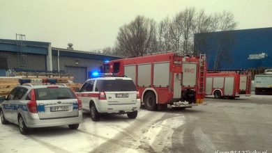 Tychy: Wypadek w zakładzie pracy przy Fabrycznej. Mężczyzna przygnieciony 300 kg szybą